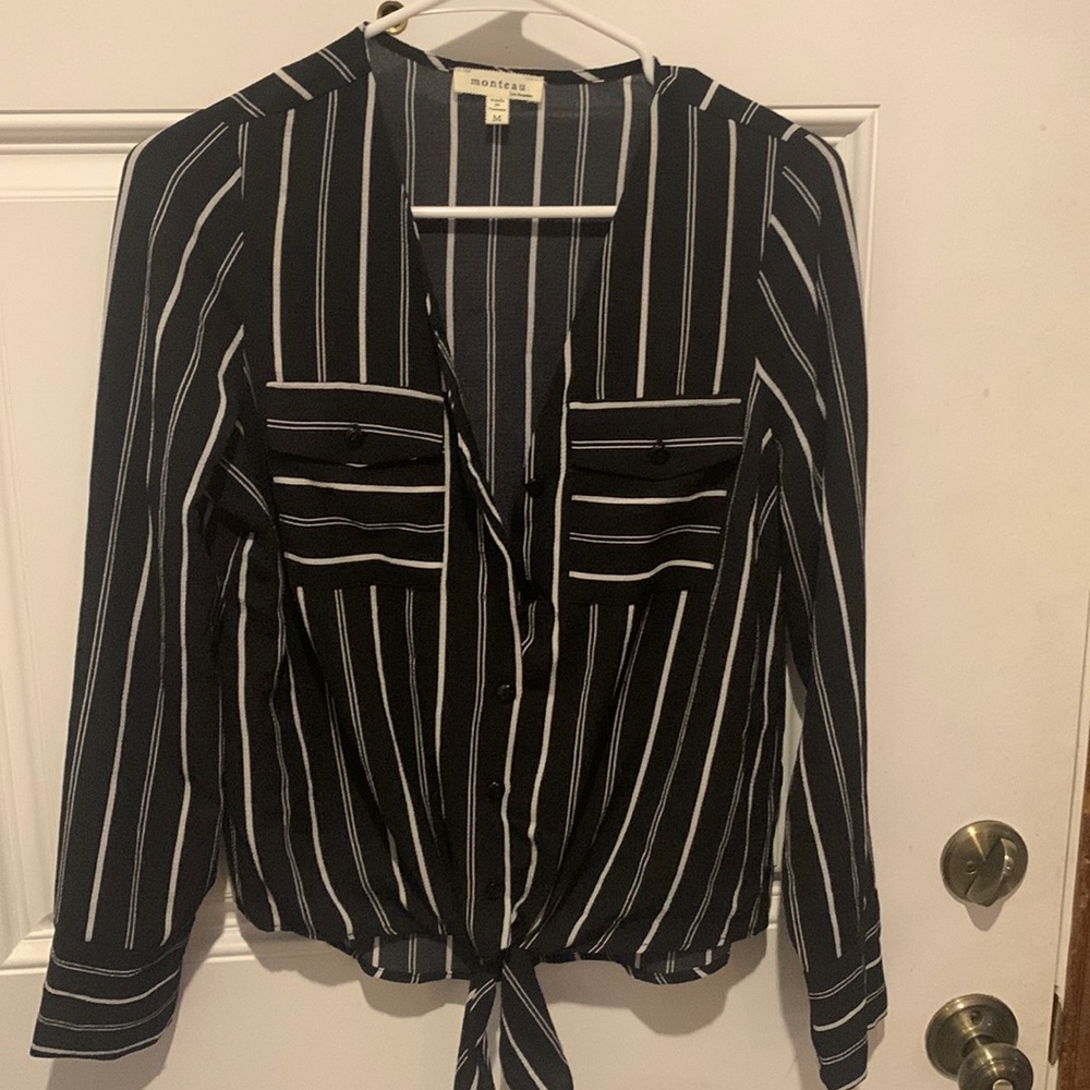 Medium black and white shirt